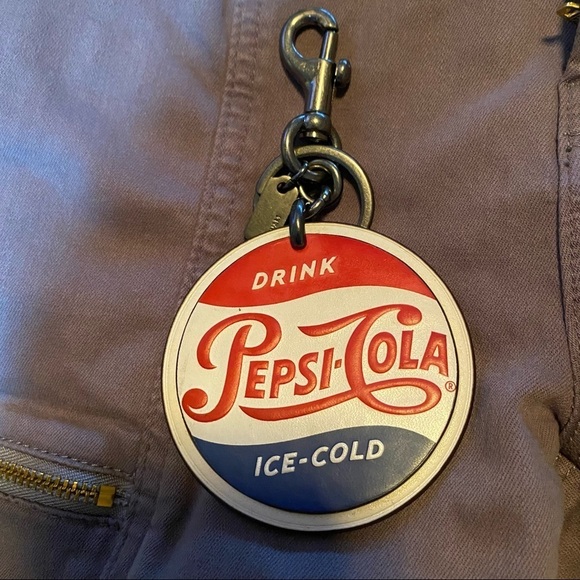 COACH PEPSI VTG KEY FOB - Picture 2 of 4